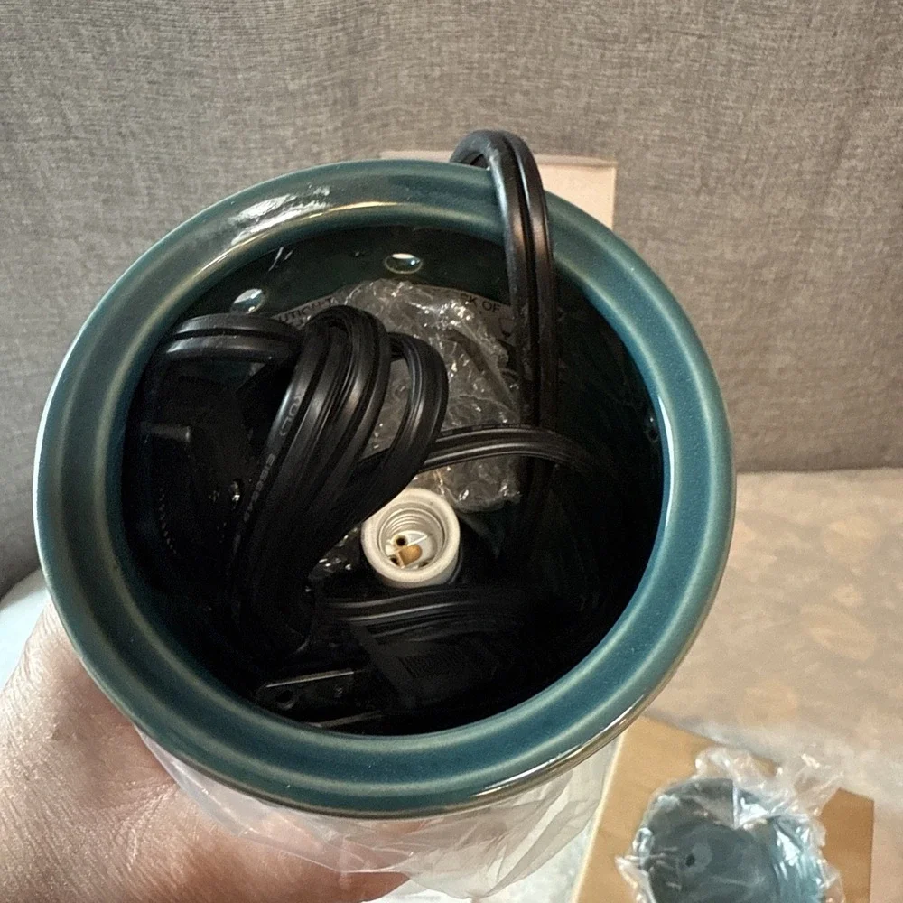 NEW‎ Scentsy HYDRO Mid-Size Wax Warmer Aqua Teal Diamond Embossed MSW-HYDR